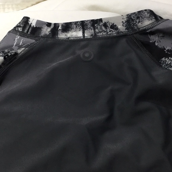 Hunter men’s M swim shirt upf 50 NWT - Picture 6 of 7